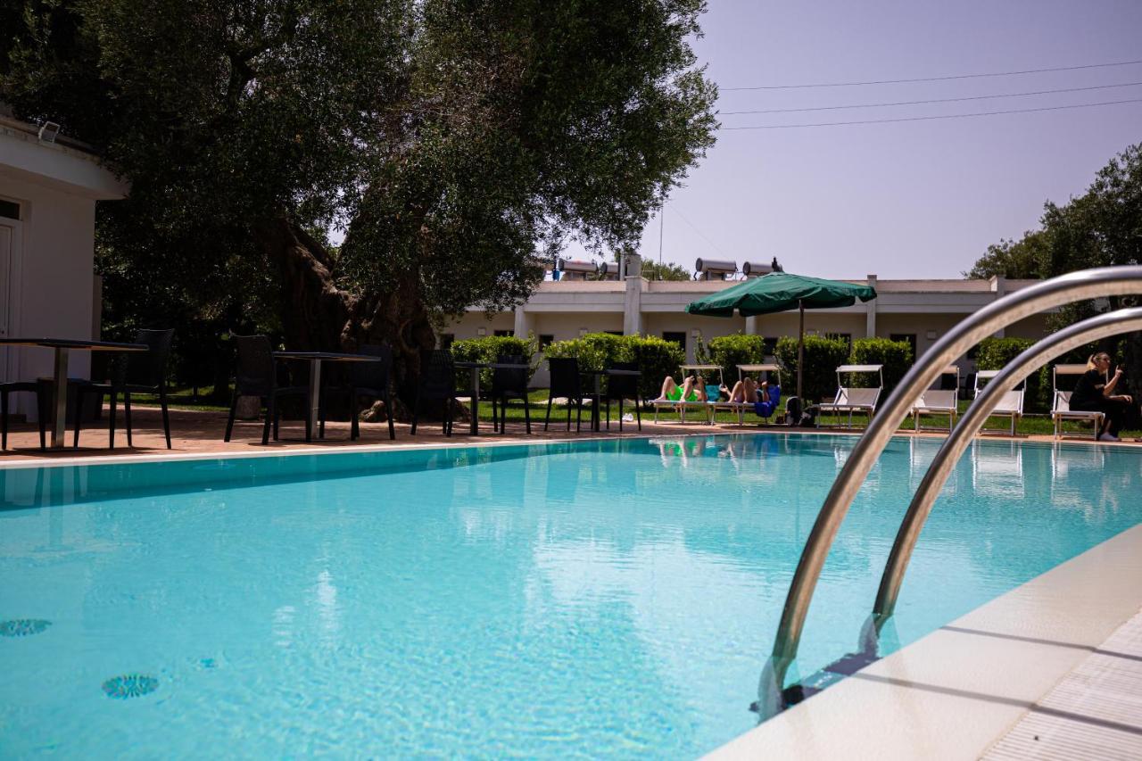 Hotel Eden Каровіньйо Екстер'єр фото