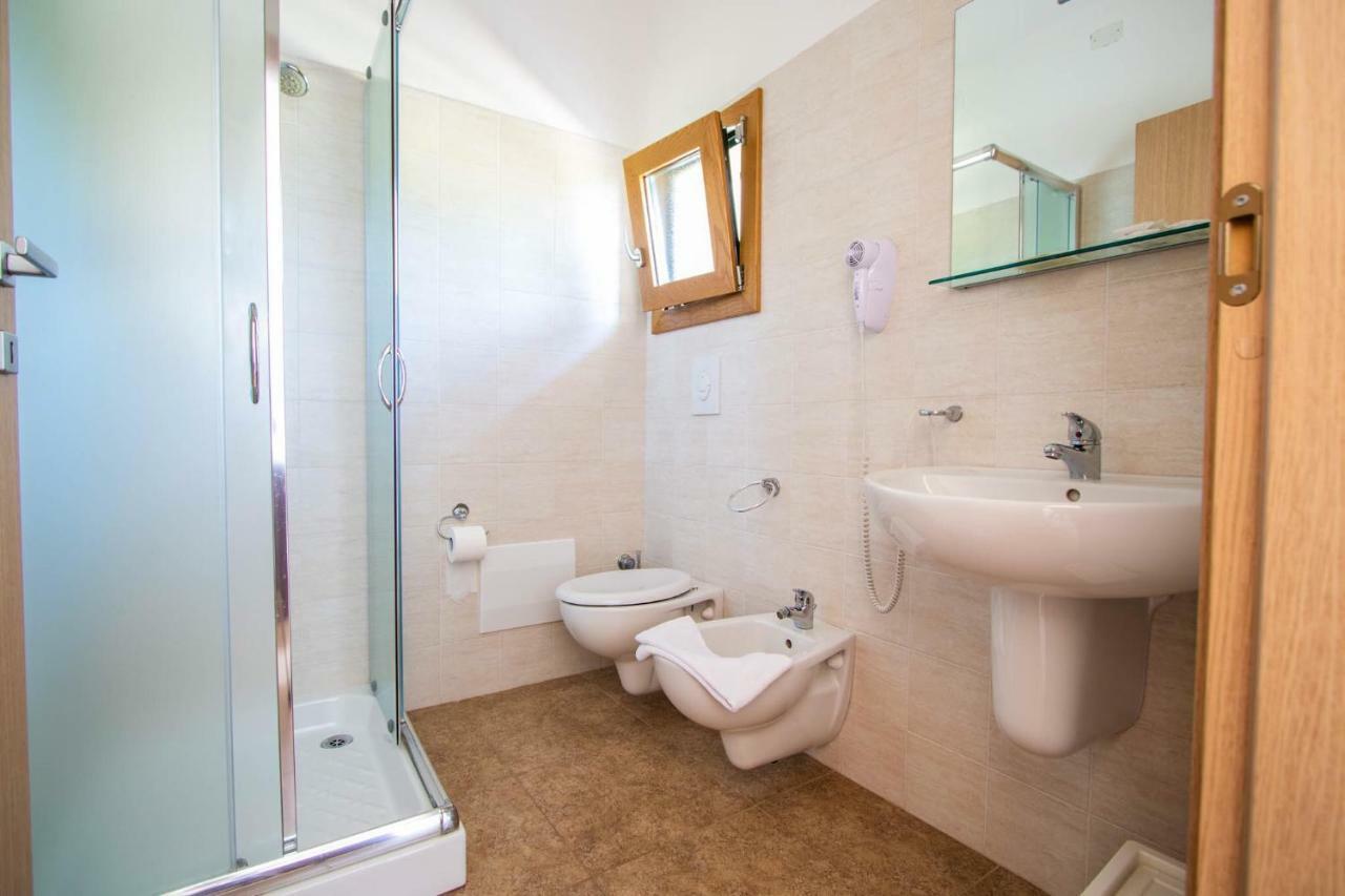 Hotel Eden Каровіньйо Екстер'єр фото