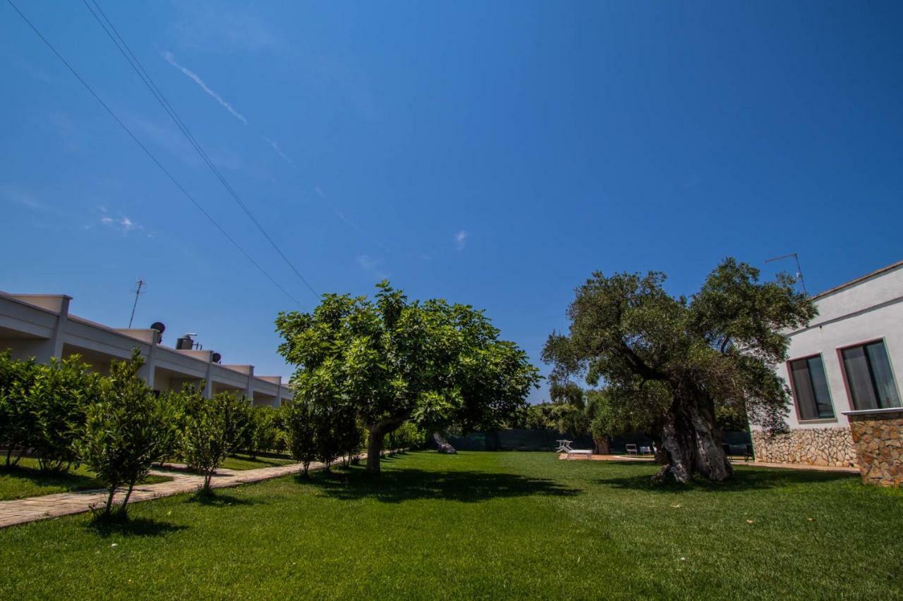 Hotel Eden Каровіньйо Екстер'єр фото